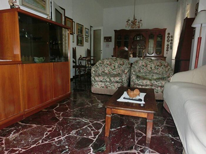 Appartamento quadrilocale in vendita in Vicolo Tito Speri, Braila Stazione, Lodi