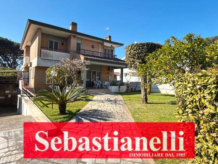 Casa con 6 locali in vendita in Viale delle Cerase Marine, Villaggio Giornalisti Poggio, Anzio