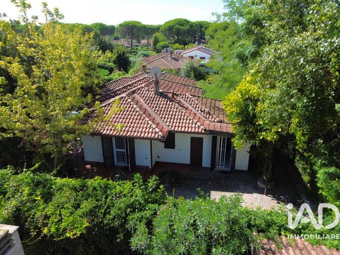 Casa quadrilocale in vendita in Viale Venezuela, Lido delle Nazioni, Comacchio