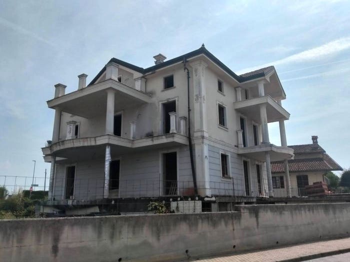 Casa con 6 locali in vendita in Via Sant'Anna, Marene