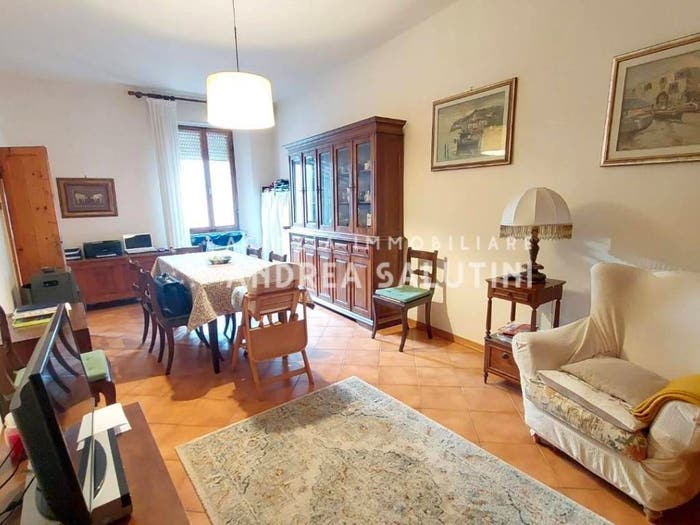 Casa con 6 locali in vendita in Centro, Buti