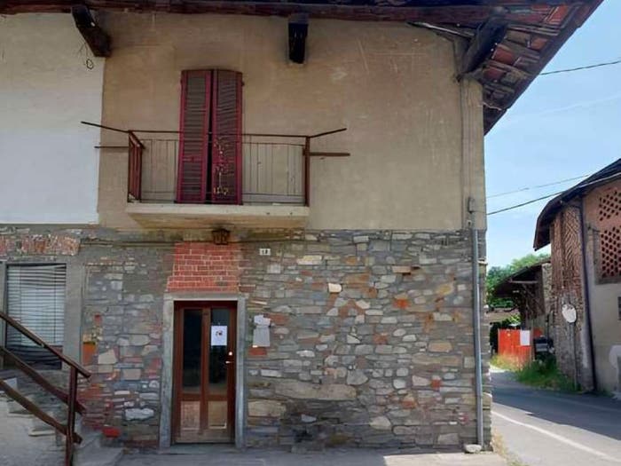 Appartamento trilocale in vendita in Via Libertà, Bernate, Casale Litta