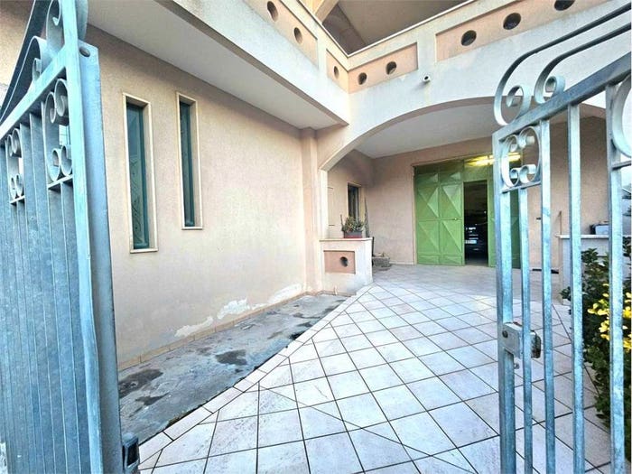 Appartamento con 5 locali in vendita in Centro, Carovigno