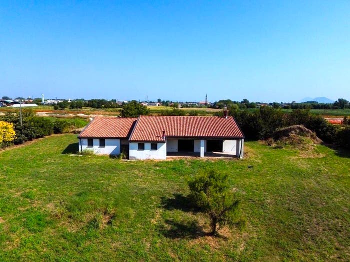 Casa quadrilocale in vendita in Via Buzzacarina, Buzzacarina, Borgo Veneto