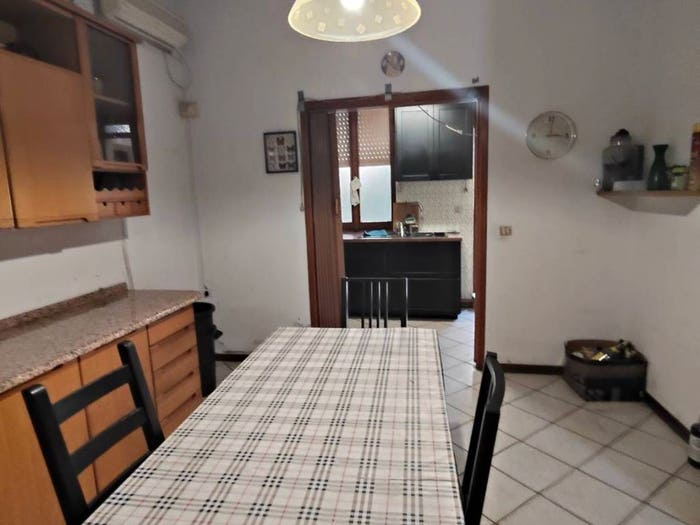 Casa con 6 locali in vendita in via garibaldi, Centro, Chignolo Po