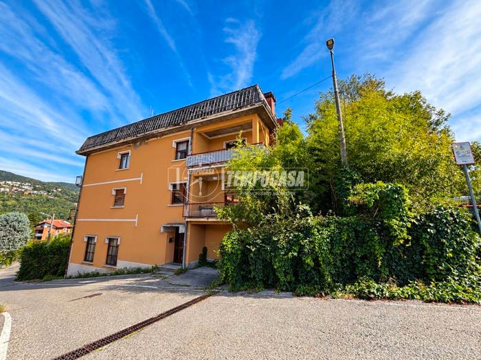 Casa con 6 locali in vendita in Via Ca' Rota, Lipomo