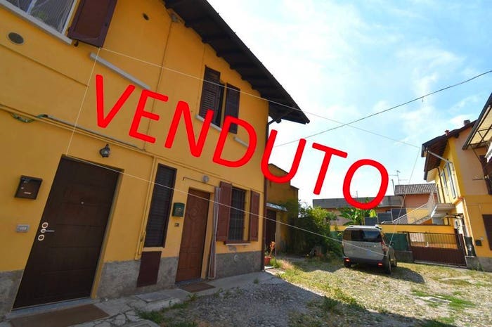 Casa trilocale in vendita in Obizzone, Centro, Bernareggio
