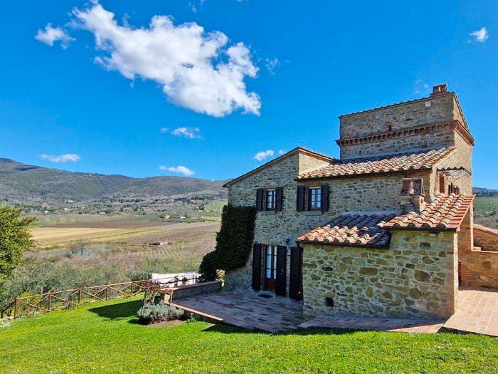 Casa con 6 locali in vendita in via fratelli rosselli, Centro, Passignano sul Trasimeno