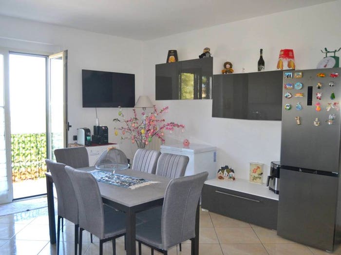 Appartamento trilocale in vendita in Strada Solfanuccio, Centro, San Costanzo