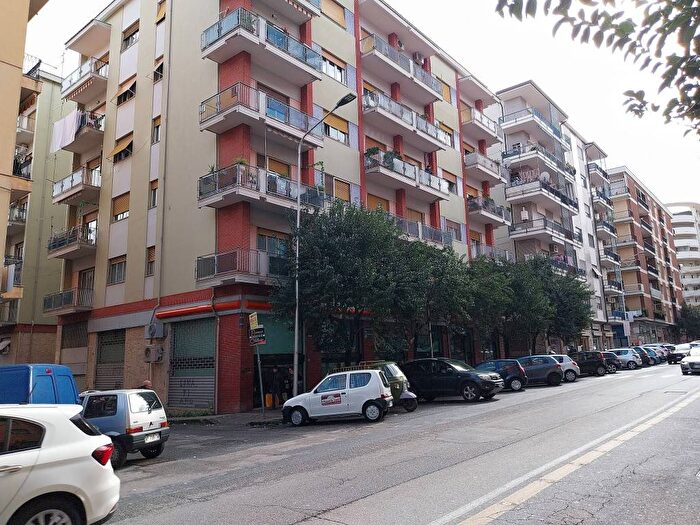 Appartamento con 5 locali in vendita in Panebianco Tribunale, Cosenza