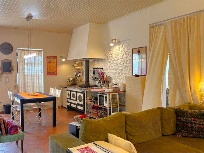 Appartamento quadrilocale in vendita in Via Gorolo, Borghi