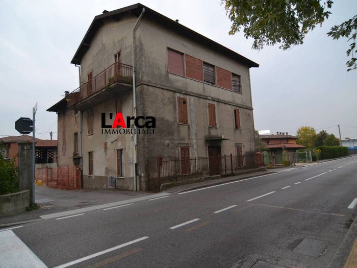 Casa in vendita in Via Don Emilio Mazza, Gorle