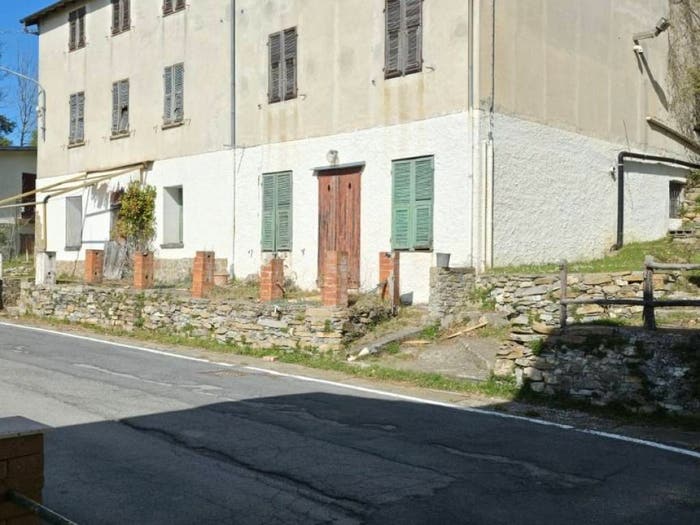 Appartamento quadrilocale in vendita in Via San Bernardo di Conio, Borgomaro