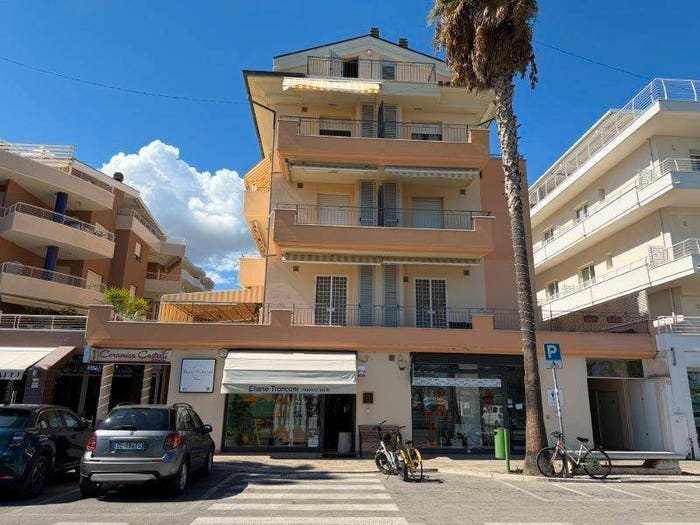 Appartamento trilocale in vendita in via Guglielmo Marconi, Lungomare Marconi, Alba Adriatica