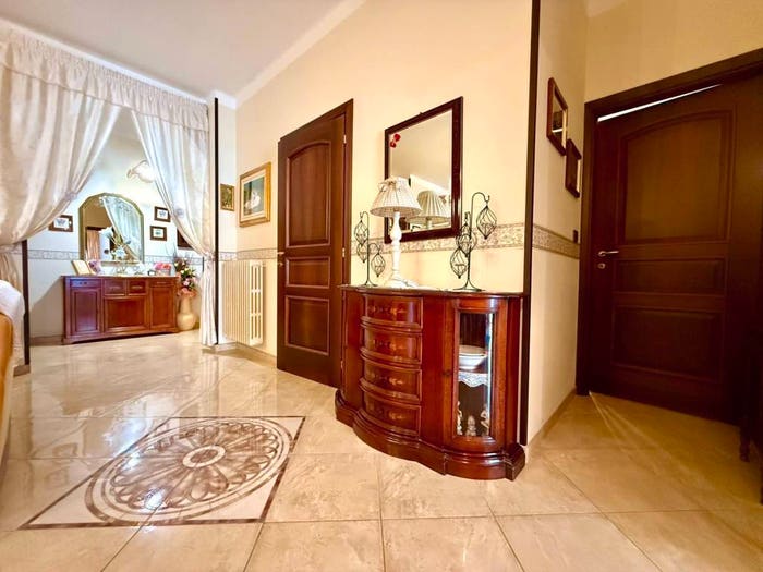 Appartamento quadrilocale in vendita in Via Eugenio Costamagna, Oneglia, Imperia