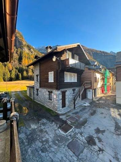 Casa con 5 locali in vendita in Frazione Fondovalle c, Fracchie Fondovalle, Formazza