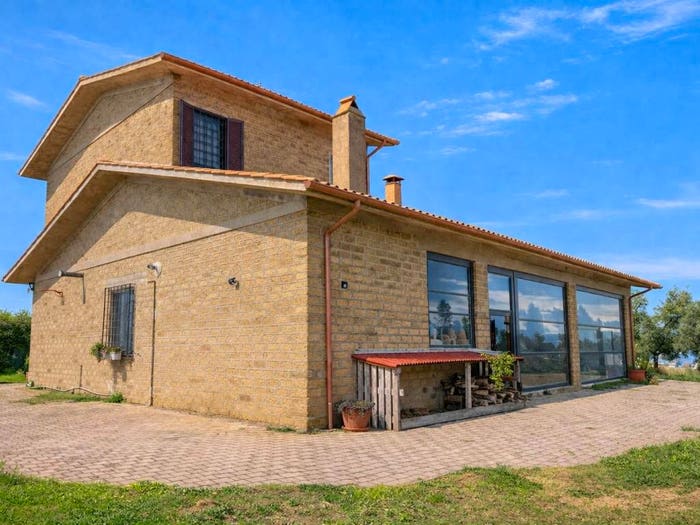 Casa con 6 locali in vendita in Strada Castiglione, Monterazzano, Viterbo