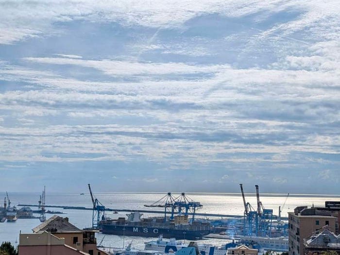 Appartamento quadrilocale in vendita in via Digione, Dinegro, Genova