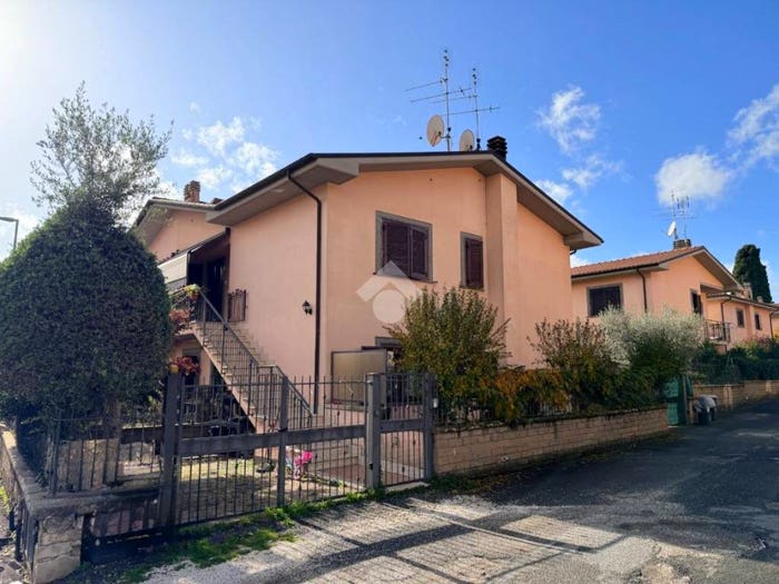 Casa trilocale in vendita in Via Generale Livio Ballanti, Centro, Cave