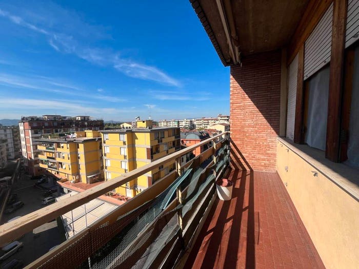 Appartamento con 5 locali in vendita in Via Francesco Baracca, Novoli, Firenze