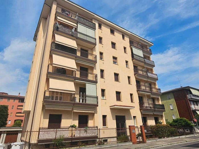 Appartamento trilocale in vendita in Via Lago di Garda, Città Bassa Laghi, Lodi