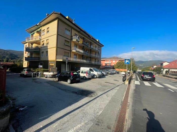 Appartamento quadrilocale in vendita in Viale Europa, Centro, Casella