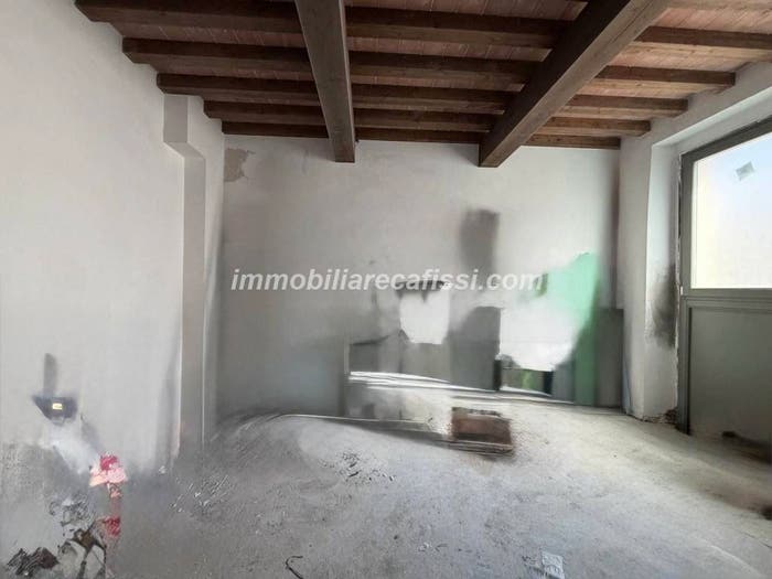 Appartamento quadrilocale in vendita in Via Vittorio Emanuele II, Centro, Poggio a Caiano