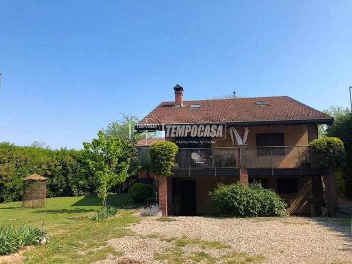 Casa quadrilocale in vendita in Via Cà Bassa Madonna delle bozzole, Madonna Delle Bozzole, Garlasco