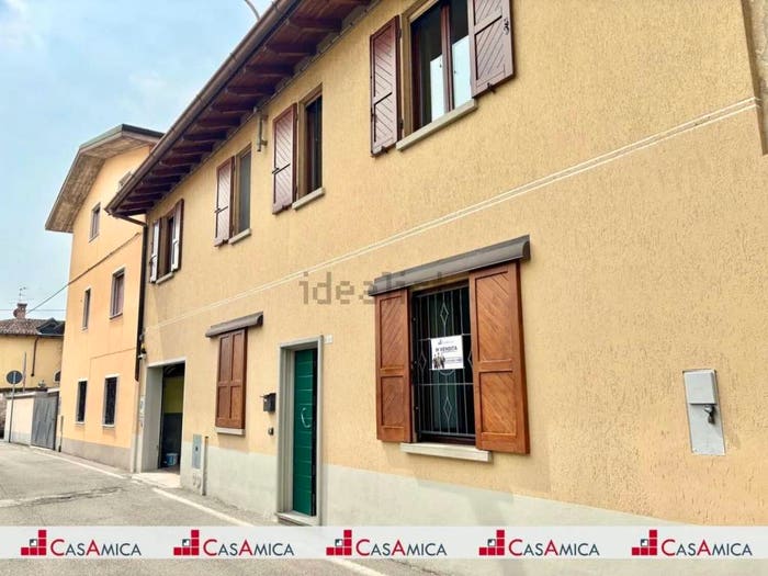 Casa quadrilocale in vendita in Via Piave, Fontanella