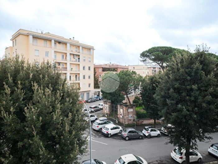 Appartamento trilocale in vendita in Largo Giuseppe Vitetti, Monteverde Vecchio, Roma