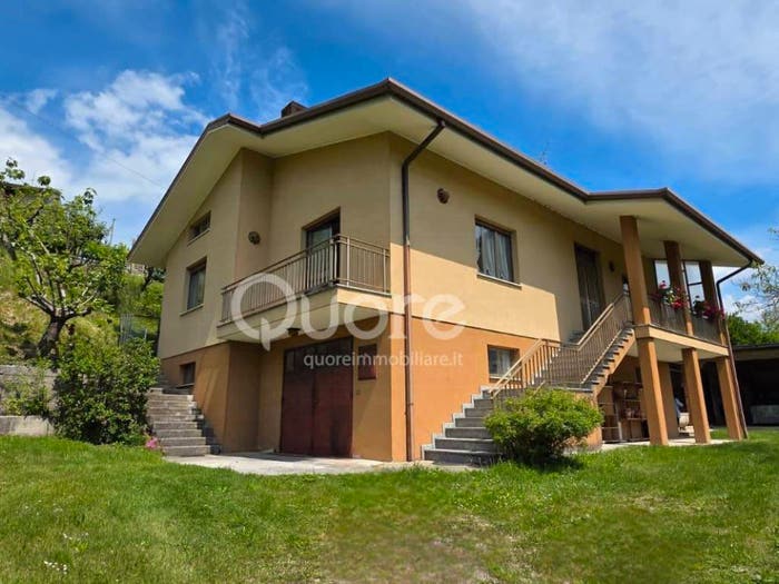 Casa con 6 locali in vendita in VIA BOSSO, Buia, Buja