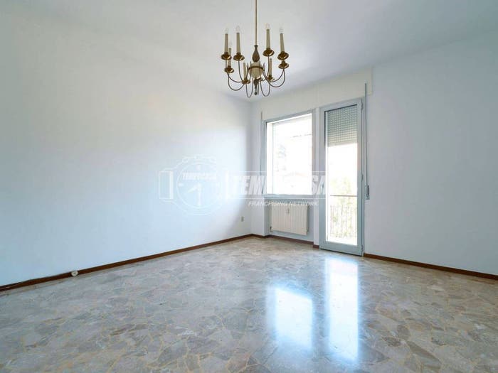 Appartamento trilocale in vendita in Via Angelo Massarotti, Cristo Re, Cremona