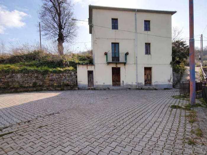 Casa quadrilocale in vendita in Contrada San Sergio, Tortorici