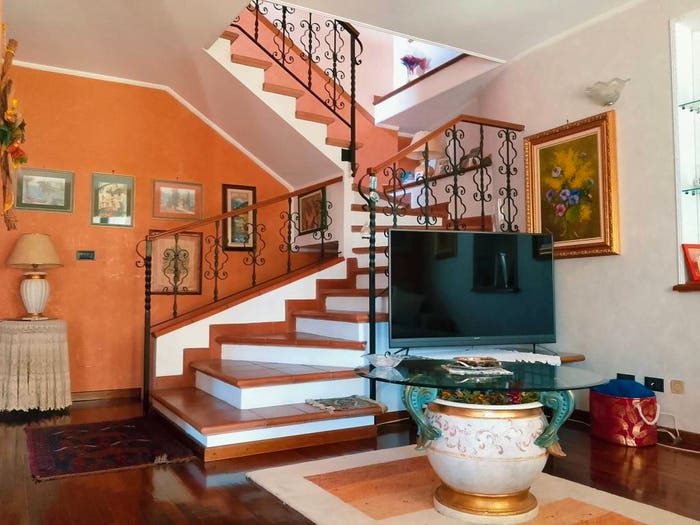 Casa con 6 locali in vendita in Via Guido Rossa, Salassa