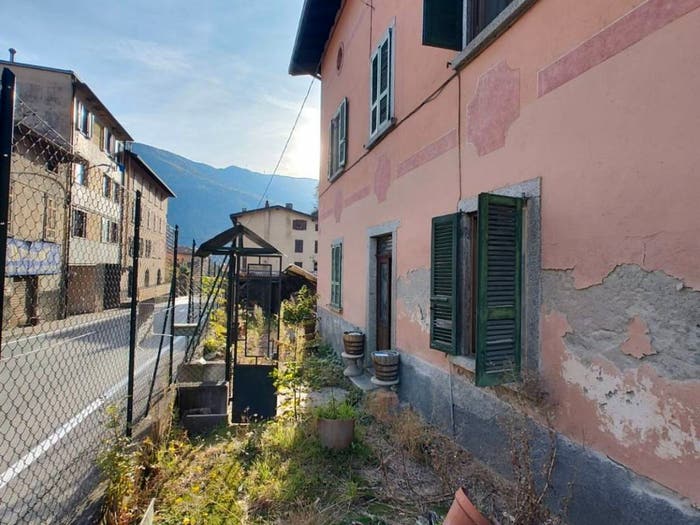 Casa con 6 locali in vendita in Edolo