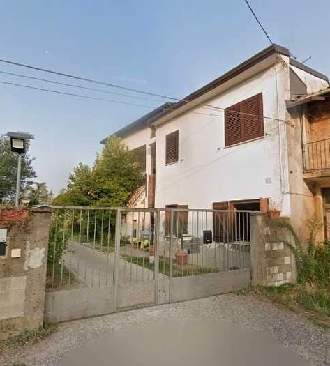 Appartamento quadrilocale in vendita in Via cascina regusella, Uboldo