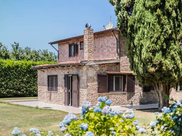 Casa con 6 locali in vendita in Località Turrita, Caprarola