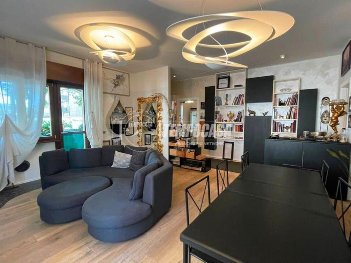 Casa trilocale in vendita in Via Cesare Battisti, Semicentro, Paderno Dugnano