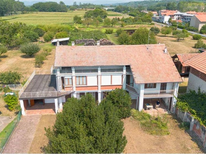 Casa con 6 locali in vendita in Via Dante, Fara Novarese