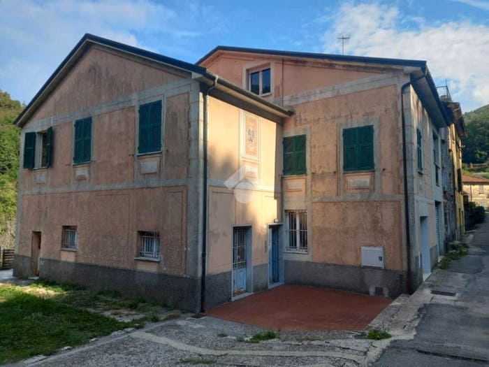 Casa con 6 locali in vendita in Via Capitano Francesco Gandolfo, Prati, Mezzanego