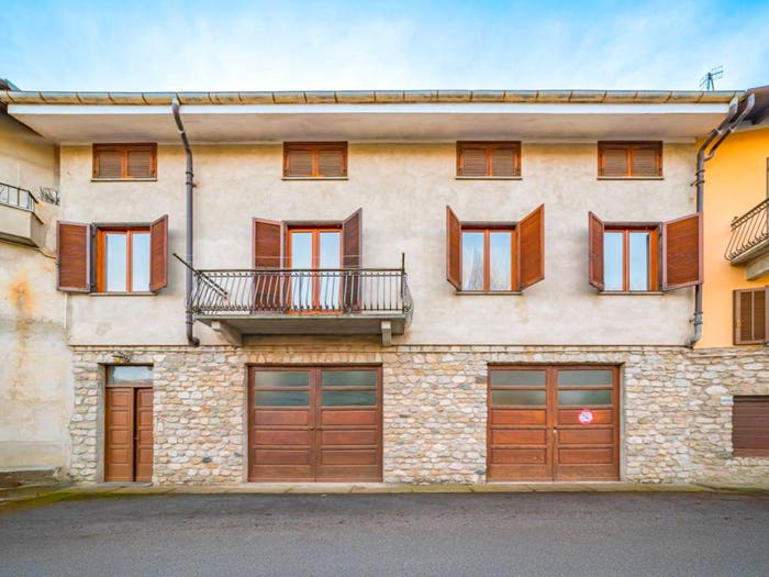 Casa con 6 locali in vendita in Via Dietro Le Mure, Centro, Dronero