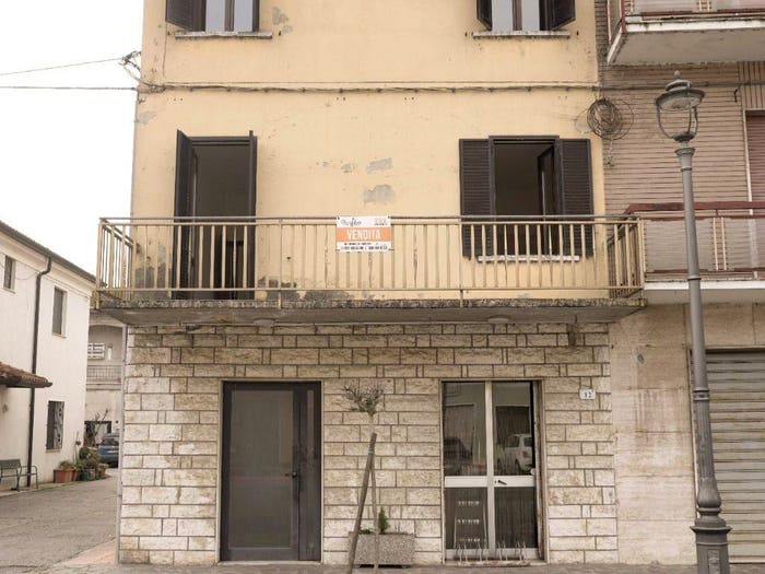 Casa con 5 locali in vendita in Piazza Cesare Battisti, Bondanello, Moglia