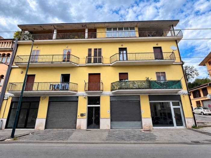 Appartamento con 5 locali in vendita in Via Francesco Tedesco, A Annarumma A Gasperi F Tedesco, Avellino