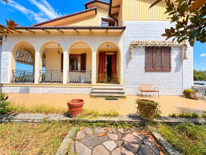 Casa con 5 locali in vendita in Strada Provinciale LazzerettoLamporecchioPistoia, Lazzeretto, Cerreto Guidi