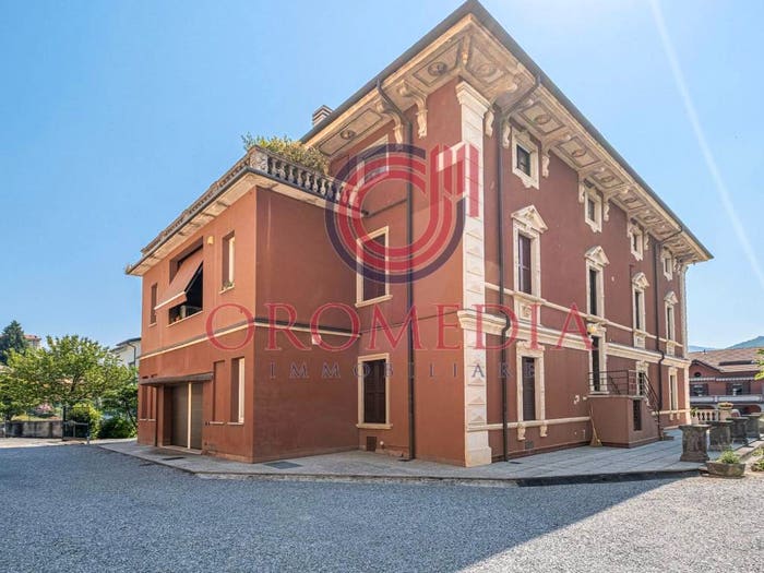 Appartamento quadrilocale in vendita in Via Roma, Centro, Albino