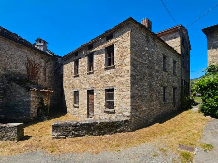 Casa quadrilocale in vendita in Località Rovina, Rovina, Bore