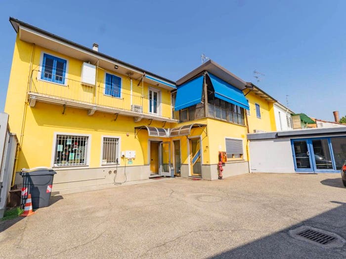 Casa con 6 locali in vendita in Strada Trino, Porta Torino, Vercelli