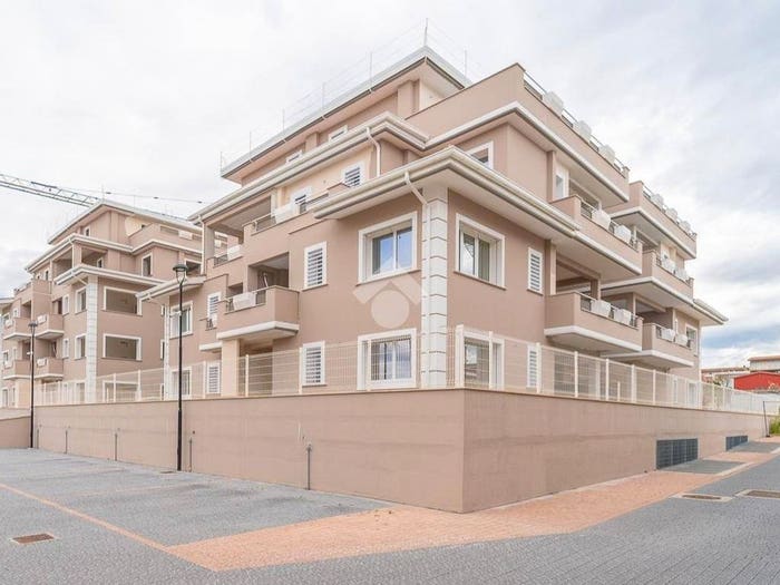Appartamento trilocale in vendita in Via Vermicino, Borghesiana, Roma
