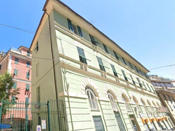 Appartamento trilocale in vendita in Via Del Lagaccio, Lagaccio, Genova