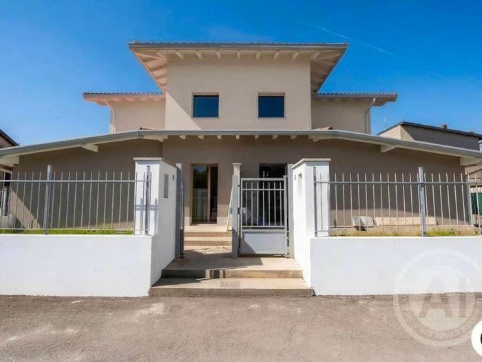 Casa quadrilocale in vendita in Via Gaetano Donizetti, Caronno Varesino